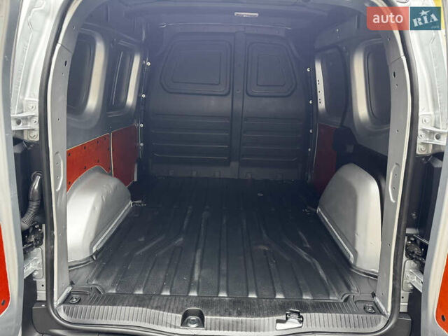 Серый Мерседес Ситан, объемом двигателя 1.46 л и пробегом 190 тыс. км за 15550 $, фото 39 на Automoto.ua