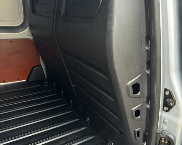 Серый Мерседес Ситан, объемом двигателя 1.46 л и пробегом 190 тыс. км за 15550 $, фото 43 на Automoto.ua