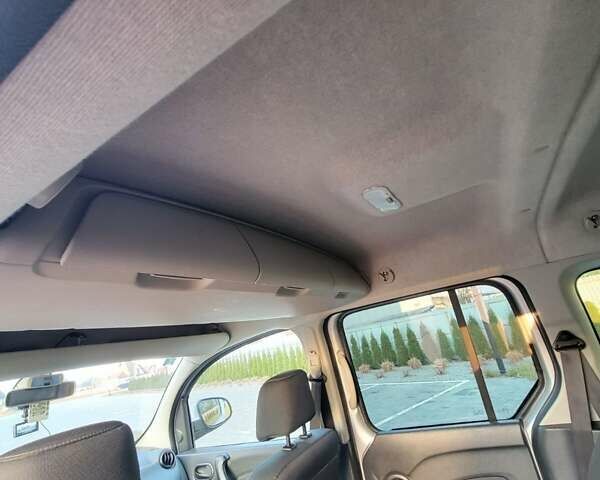 Сірий Мерседес Сітан, об'ємом двигуна 1.46 л та пробігом 257 тис. км за 9500 $, фото 23 на Automoto.ua