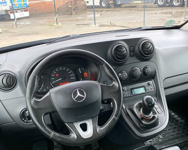 Серый Мерседес Ситан, объемом двигателя 1.46 л и пробегом 196 тыс. км за 9500 $, фото 19 на Automoto.ua