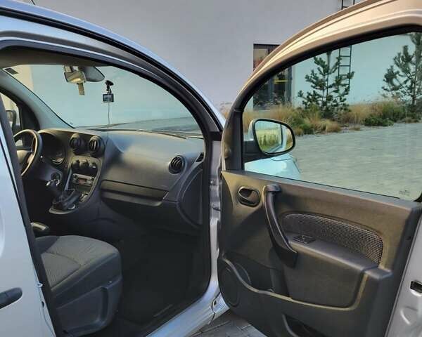 Сірий Мерседес Сітан, об'ємом двигуна 1.46 л та пробігом 257 тис. км за 9500 $, фото 8 на Automoto.ua