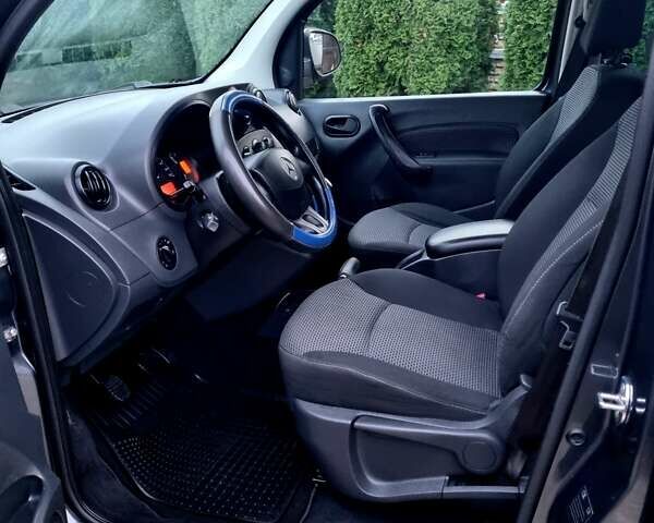 Серый Мерседес Ситан, объемом двигателя 1.46 л и пробегом 190 тыс. км за 10200 $, фото 10 на Automoto.ua