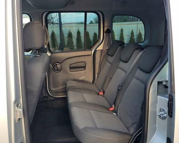 Сірий Мерседес Сітан, об'ємом двигуна 1.46 л та пробігом 257 тис. км за 9500 $, фото 12 на Automoto.ua