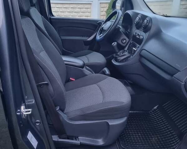 Серый Мерседес Ситан, объемом двигателя 1.46 л и пробегом 190 тыс. км за 10200 $, фото 12 на Automoto.ua