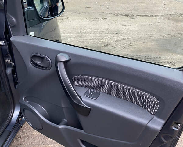 Серый Мерседес Ситан, объемом двигателя 1.46 л и пробегом 196 тыс. км за 9500 $, фото 26 на Automoto.ua