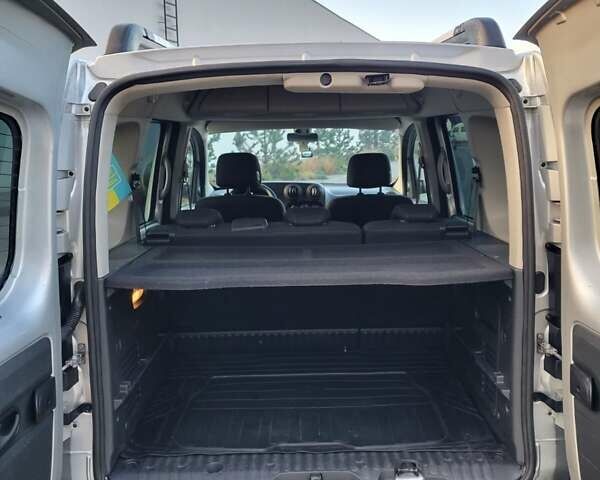 Сірий Мерседес Сітан, об'ємом двигуна 1.46 л та пробігом 257 тис. км за 9500 $, фото 22 на Automoto.ua