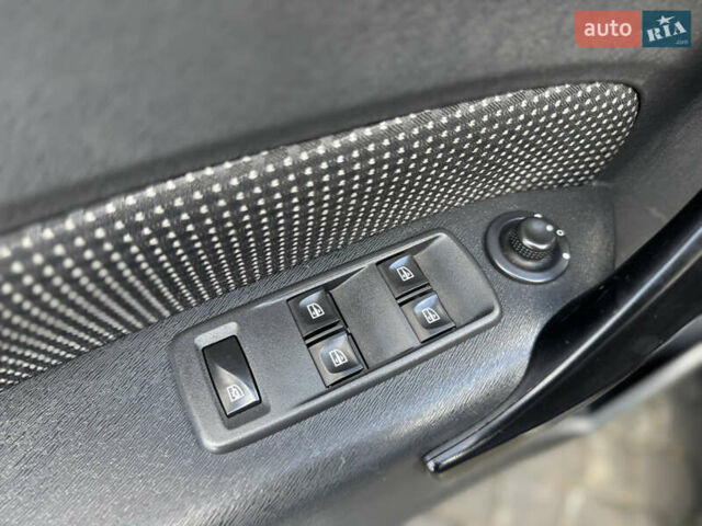 Серый Мерседес Ситан, объемом двигателя 1.46 л и пробегом 245 тыс. км за 9700 $, фото 10 на Automoto.ua