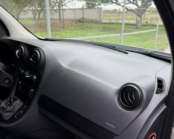 Серый Мерседес Ситан, объемом двигателя 1.46 л и пробегом 168 тыс. км за 11899 $, фото 33 на Automoto.ua