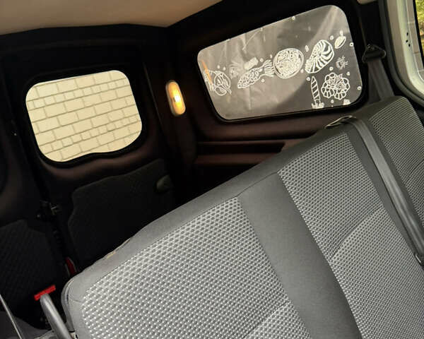 Серый Мерседес Ситан, объемом двигателя 1.46 л и пробегом 168 тыс. км за 11899 $, фото 23 на Automoto.ua