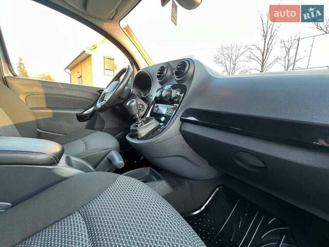 Сірий Мерседес Сітан, об'ємом двигуна 1.46 л та пробігом 186 тис. км за 10200 $, фото 18 на Automoto.ua