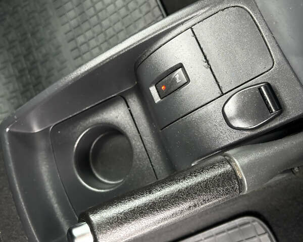 Серый Мерседес Ситан, объемом двигателя 1.46 л и пробегом 240 тыс. км за 12900 $, фото 30 на Automoto.ua