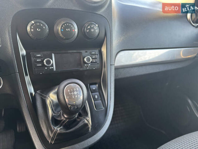 Серый Мерседес Ситан, объемом двигателя 1.46 л и пробегом 193 тыс. км за 12850 $, фото 42 на Automoto.ua