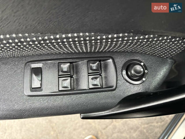 Серый Мерседес Ситан, объемом двигателя 1.46 л и пробегом 189 тыс. км за 12950 $, фото 23 на Automoto.ua