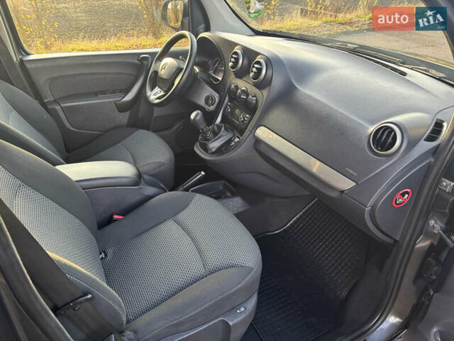 Серый Мерседес Ситан, объемом двигателя 1.46 л и пробегом 193 тыс. км за 12850 $, фото 34 на Automoto.ua