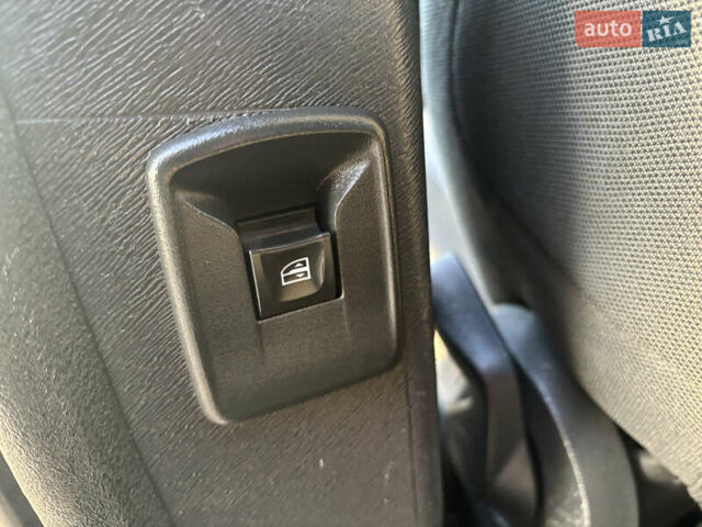 Серый Мерседес Ситан, объемом двигателя 1.46 л и пробегом 193 тыс. км за 12850 $, фото 47 на Automoto.ua