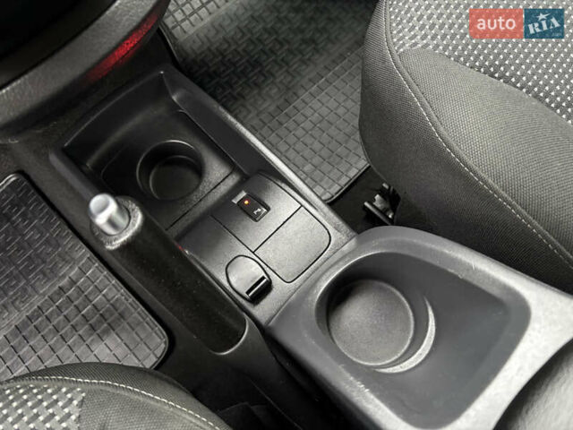 Серый Мерседес Ситан, объемом двигателя 1.46 л и пробегом 189 тыс. км за 12950 $, фото 40 на Automoto.ua