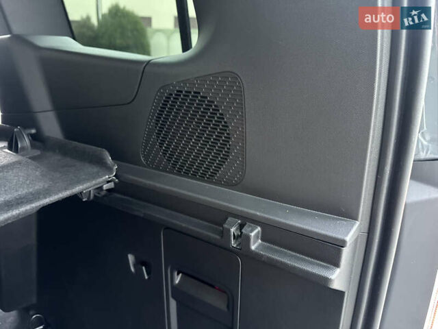 Серый Мерседес Ситан, объемом двигателя 0 л и пробегом 11 тыс. км за 25900 $, фото 32 на Automoto.ua