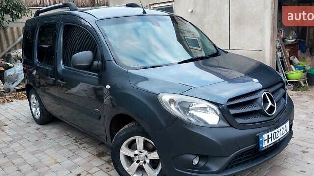 Синій Мерседес Сітан, об'ємом двигуна 1.46 л та пробігом 212 тис. км за 10000 $, фото 3 на Automoto.ua
