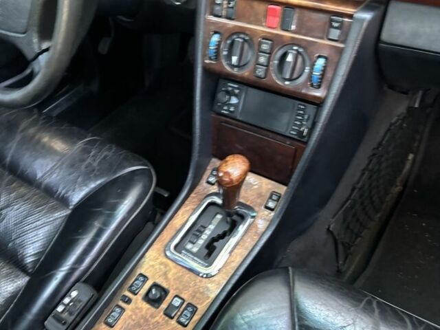 Мерседес Купе, объемом двигателя 3.2 л и пробегом 300 тыс. км за 1000 $, фото 4 на Automoto.ua