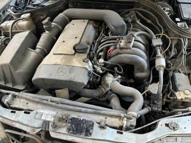 Мерседес Купе, объемом двигателя 3.2 л и пробегом 300 тыс. км за 1000 $, фото 5 на Automoto.ua