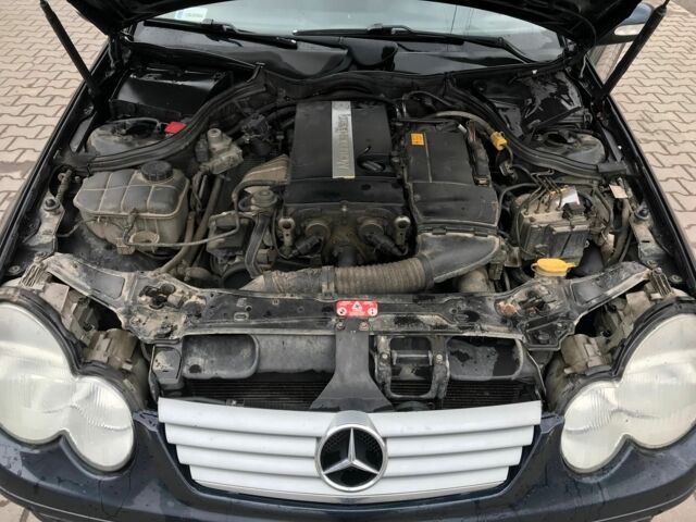 Мерседес Купе 2002 в Хмельницком на Automoto.ua Синий Мерседес Купе, объемом двигателя 1.8 л и пробегом 380 тыс. км за 3999 $, фото 7 на Automoto.ua