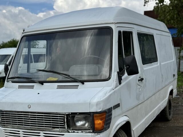 Белый Мерседес Другая, объемом двигателя 2.3 л и пробегом 300 тыс. км за 500 $, фото 2 на Automoto.ua