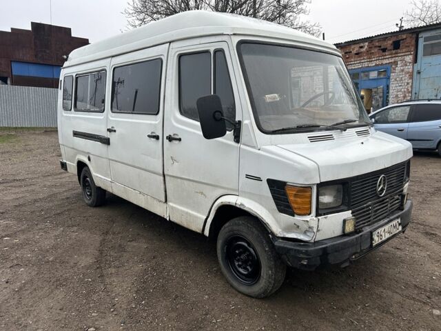 Белый Мерседес Другая, объемом двигателя 2.3 л и пробегом 300 тыс. км за 500 $, фото 3 на Automoto.ua