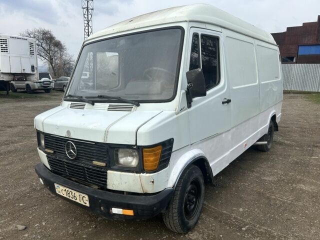 Белый Мерседес Другая, объемом двигателя 2.3 л и пробегом 300 тыс. км за 500 $, фото 4 на Automoto.ua