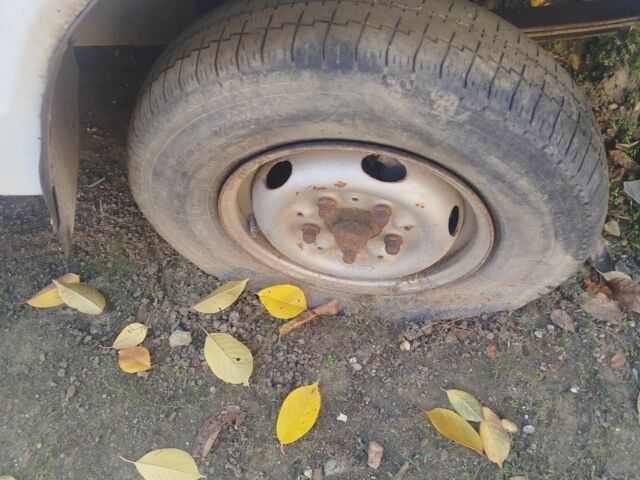 Белый Мерседес Другая, объемом двигателя 2.9 л и пробегом 300 тыс. км за 1000 $, фото 1 на Automoto.ua