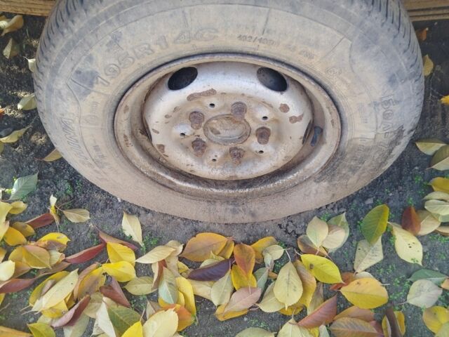 Белый Мерседес Другая, объемом двигателя 2.9 л и пробегом 300 тыс. км за 1000 $, фото 2 на Automoto.ua