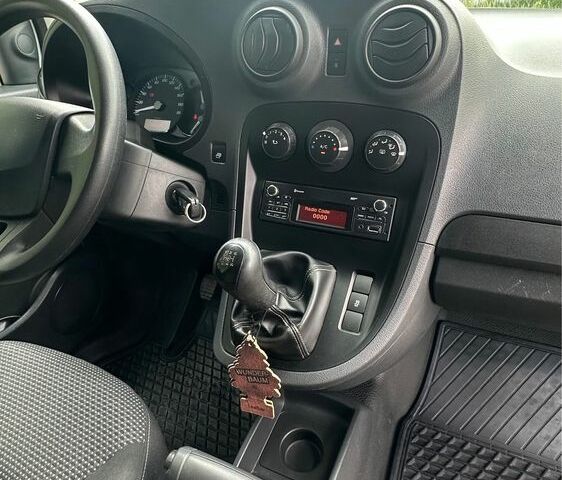 Білий Мерседес Інша, об'ємом двигуна 0 л та пробігом 85 тис. км за 8500 $, фото 7 на Automoto.ua