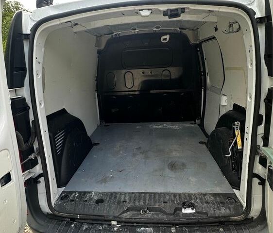 Білий Мерседес Інша, об'ємом двигуна 0 л та пробігом 85 тис. км за 8500 $, фото 4 на Automoto.ua