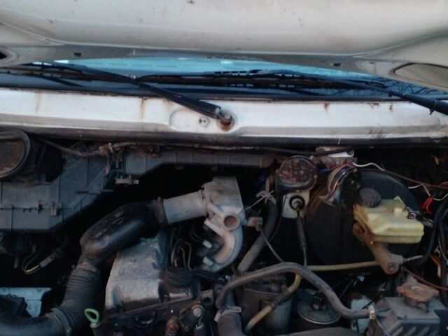 Белый Мерседес Другая, объемом двигателя 2.3 л и пробегом 500 тыс. км за 4600 $, фото 7 на Automoto.ua