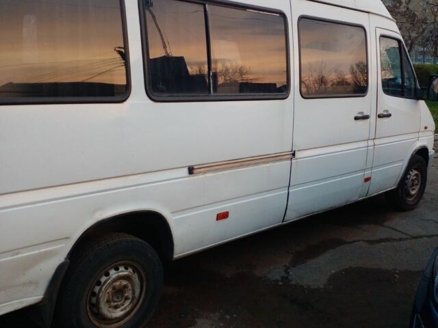 Белый Мерседес Другая, объемом двигателя 2.3 л и пробегом 500 тыс. км за 4600 $, фото 8 на Automoto.ua