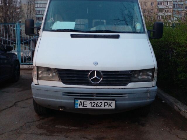 Белый Мерседес Другая, объемом двигателя 2.3 л и пробегом 500 тыс. км за 4600 $, фото 5 на Automoto.ua