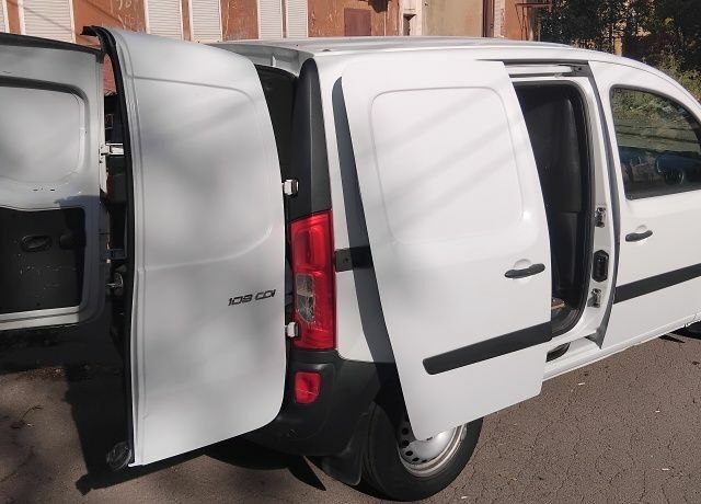 Білий Мерседес Інша, об'ємом двигуна 1.5 л та пробігом 190 тис. км за 7500 $, фото 3 на Automoto.ua