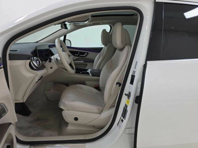 Белый Мерседес Другая, объемом двигателя 0 л и пробегом 23 тыс. км за 92000 $, фото 14 на Automoto.ua