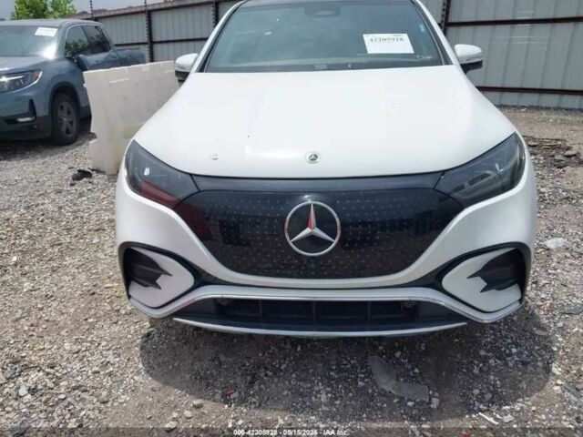 Белый Мерседес Другая, объемом двигателя 0 л и пробегом 8 тыс. км за 45000 $, фото 2 на Automoto.ua