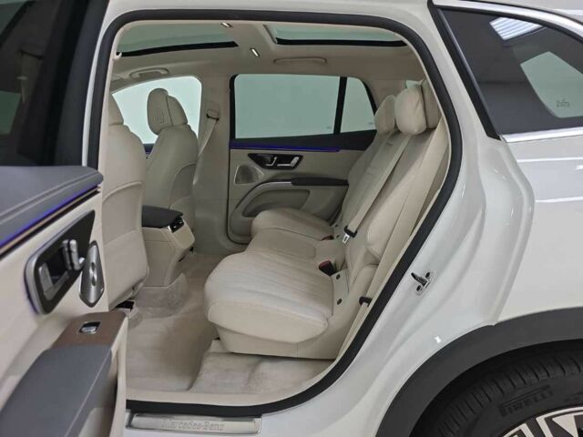 Белый Мерседес Другая, объемом двигателя 0 л и пробегом 23 тыс. км за 92000 $, фото 13 на Automoto.ua