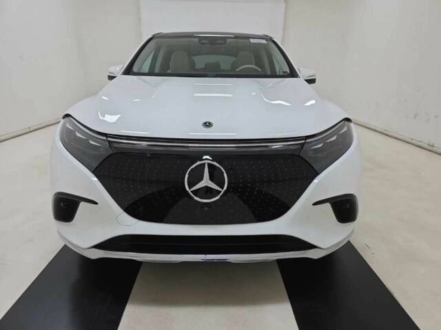 Белый Мерседес Другая, объемом двигателя 0 л и пробегом 23 тыс. км за 92000 $, фото 2 на Automoto.ua