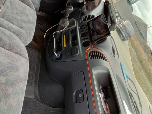 Белый Мерседес Другая, объемом двигателя 2.1 л и пробегом 526 тыс. км за 7500 $, фото 5 на Automoto.ua