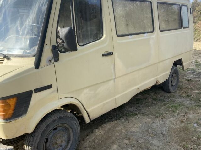 Бежевый Мерседес Другая, объемом двигателя 2.3 л и пробегом 452 тыс. км за 1500 $, фото 1 на Automoto.ua