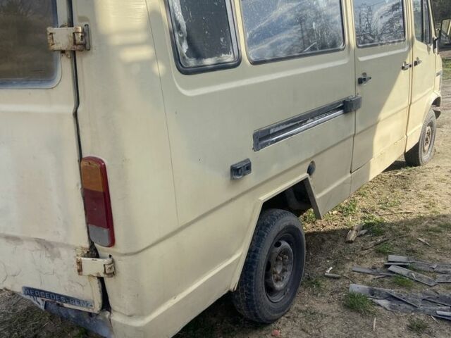 Бежевый Мерседес Другая, объемом двигателя 2.3 л и пробегом 452 тыс. км за 1500 $, фото 5 на Automoto.ua