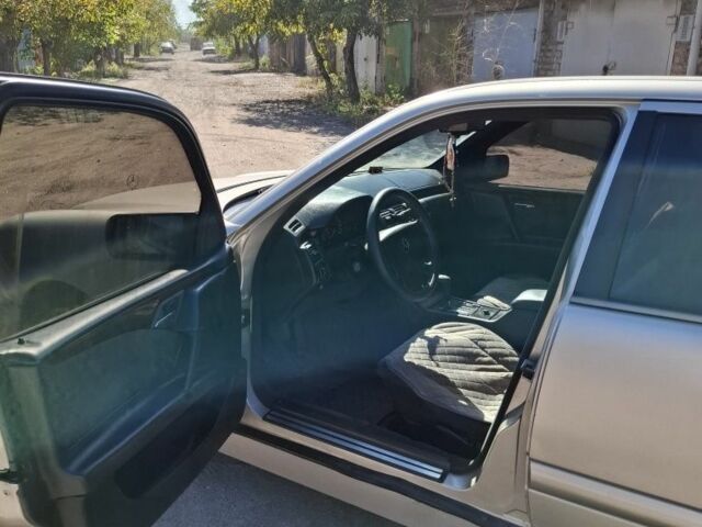 Бежевый Мерседес Другая, объемом двигателя 2.8 л и пробегом 250 тыс. км за 3000 $, фото 3 на Automoto.ua