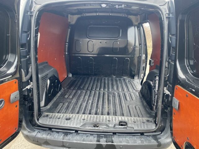 Чорний Мерседес Інша, об'ємом двигуна 1.5 л та пробігом 200 тис. км за 8300 $, фото 5 на Automoto.ua