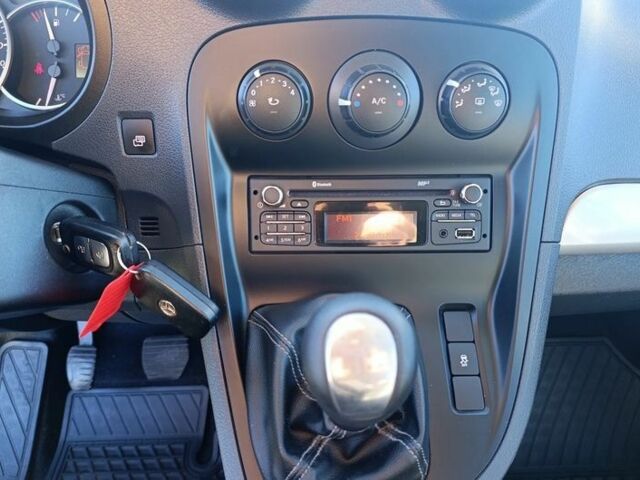 Черный Мерседес Другая, объемом двигателя 1.5 л и пробегом 235 тыс. км за 7600 $, фото 21 на Automoto.ua