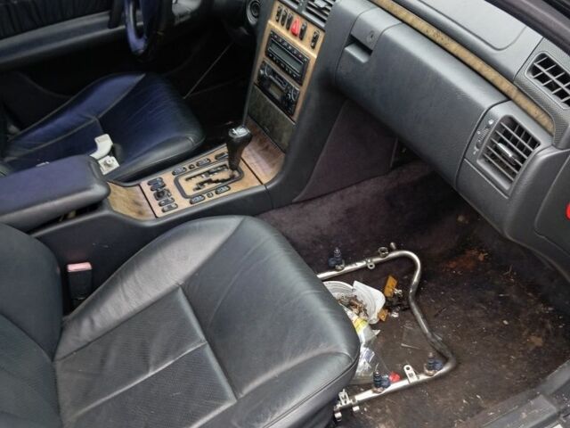 Черный Мерседес Другая, объемом двигателя 0 л и пробегом 3 тыс. км за 2200 $, фото 5 на Automoto.ua