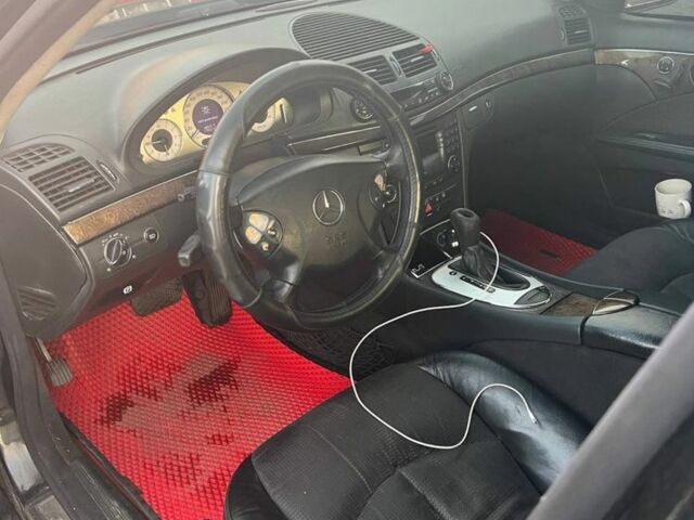 Чорний Мерседес Інша, об'ємом двигуна 3.2 л та пробігом 350 тис. км за 2756 $, фото 2 на Automoto.ua