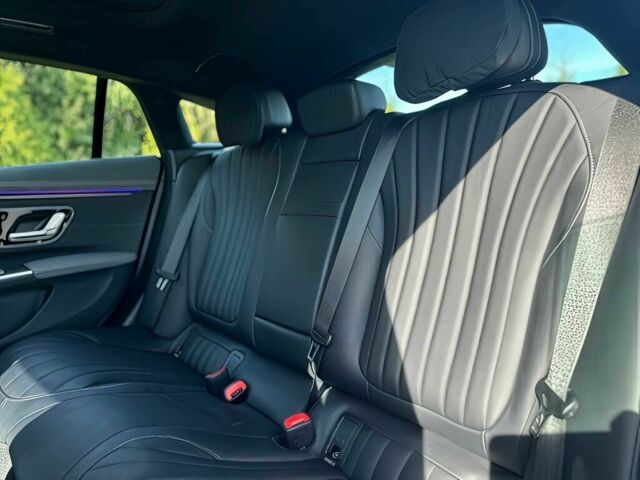 Черный Мерседес Другая, объемом двигателя 0 л и пробегом 27 тыс. км за 44000 $, фото 13 на Automoto.ua