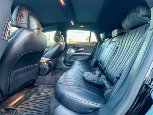 Черный Мерседес Другая, объемом двигателя 0 л и пробегом 22 тыс. км за 44000 $, фото 11 на Automoto.ua